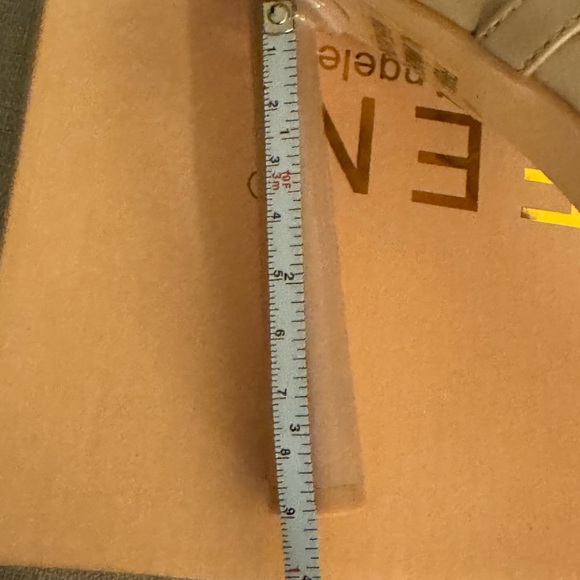 NIB Strappy FABBIA Heel. Size 8 - Picture 12 of 15